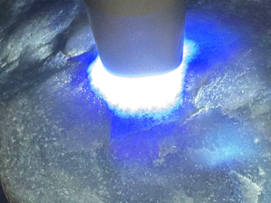 水晶 翡翠 ヒスイ 石英 クォーツ 天然石 青石 鑑賞石 観賞石 木製台座付き