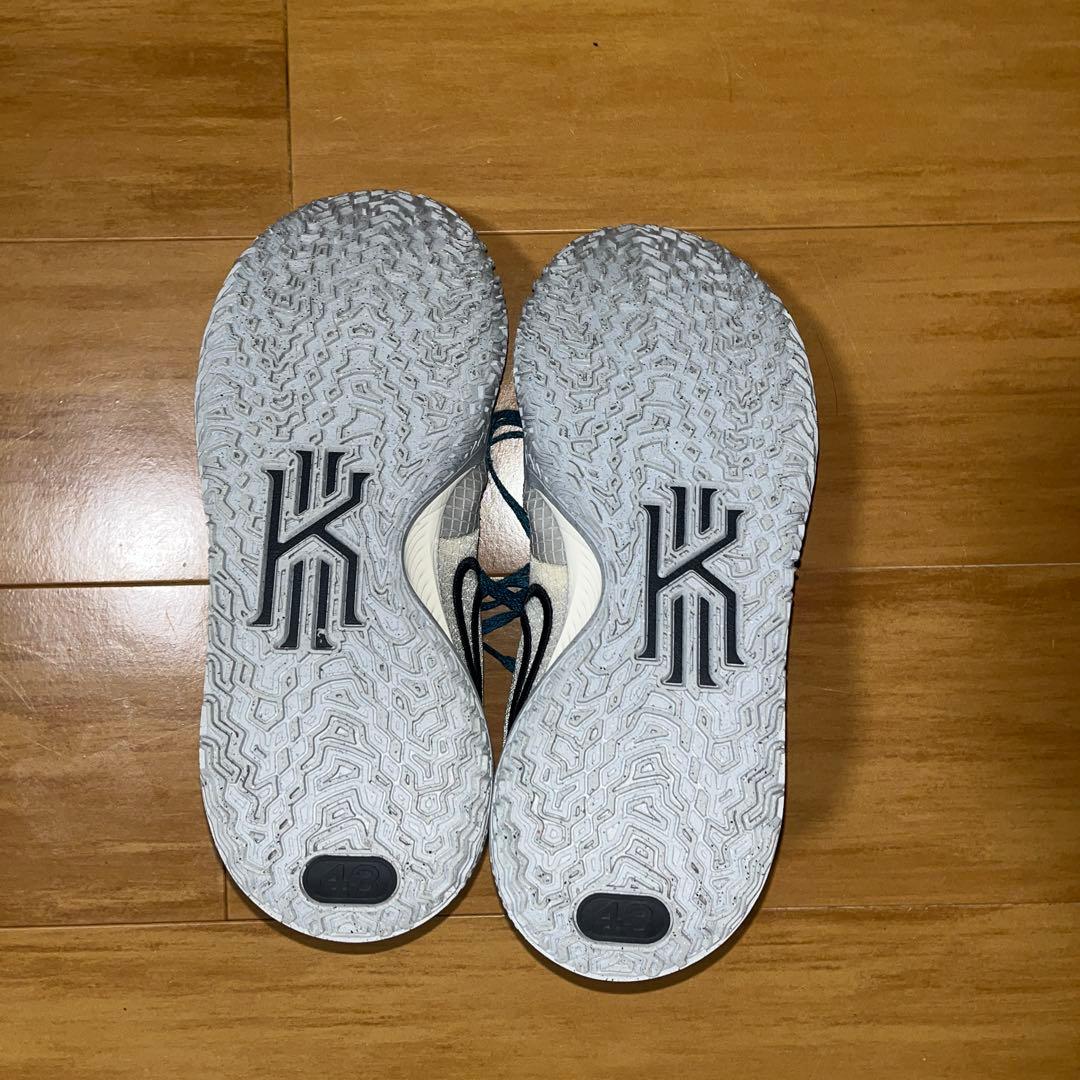 Nike Kyrie LOW4バスケットボールシューズ
