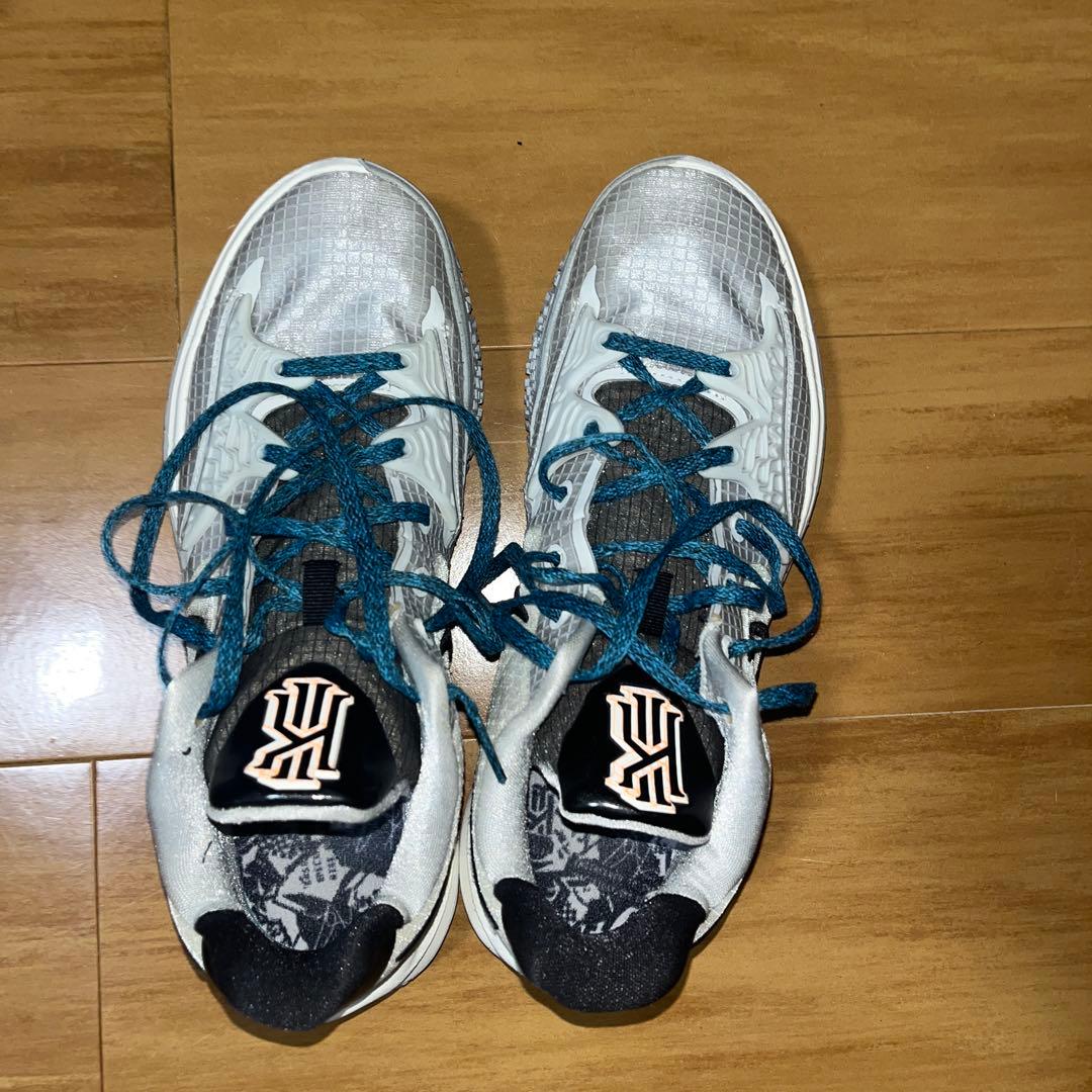 Nike Kyrie LOW4バスケットボールシューズ