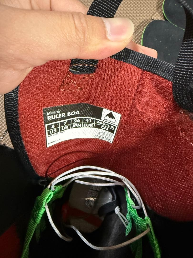 BOAシステム搭載スノーボードブーツ