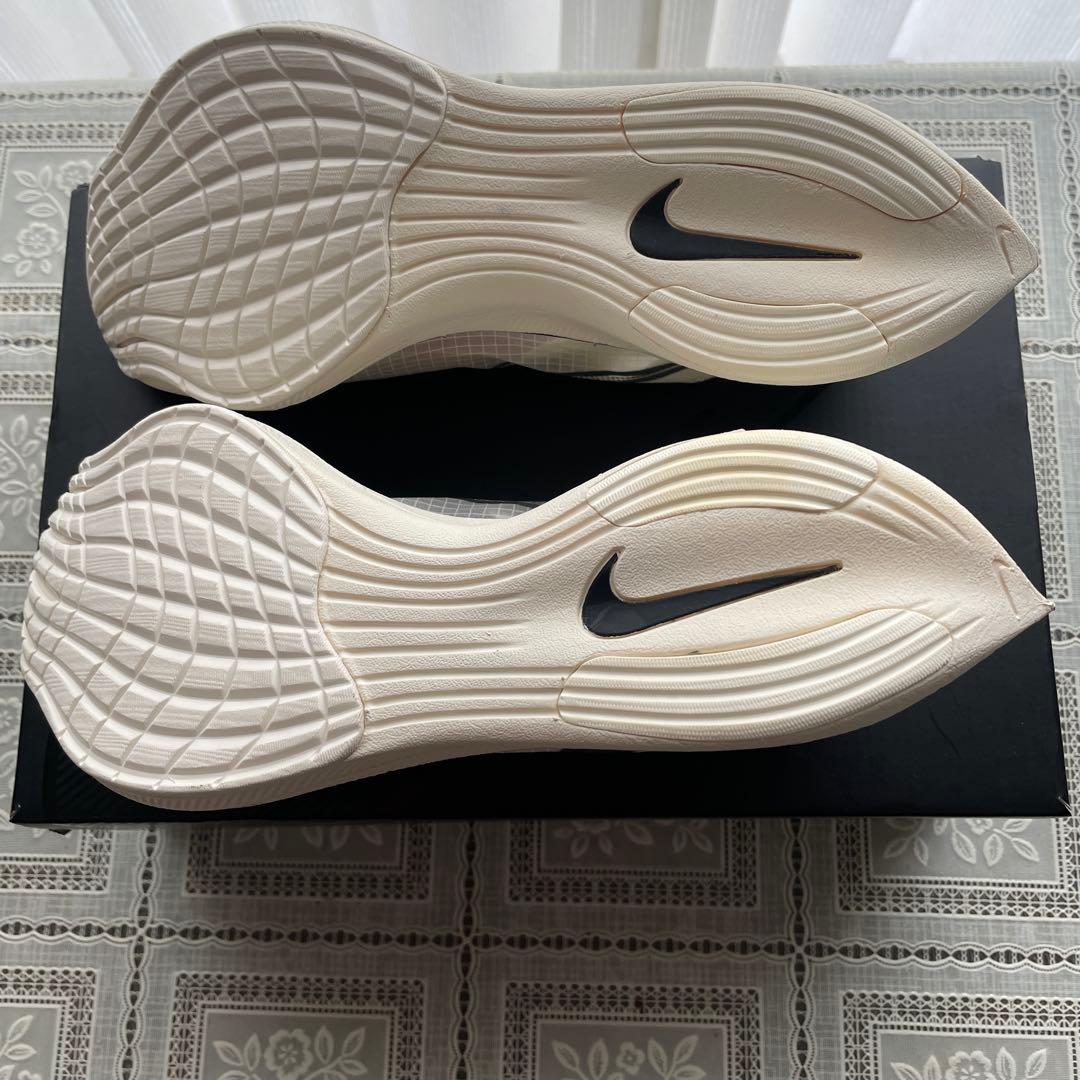 NIKE zoomx VAPORFLY NEXT % ランニングシューズです！
