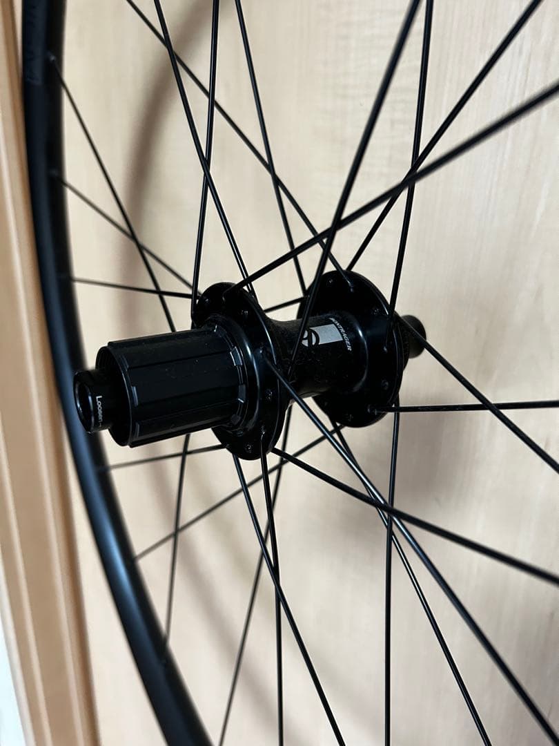 ブラック自転車ホイール シマノハブ