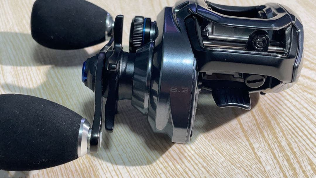 シマノ　24SLX 70 ギア比6.3:1 右ハンドル
