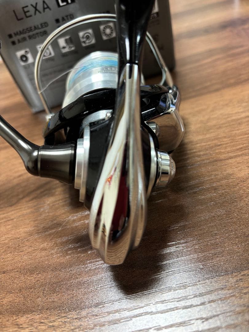 19LEXA LT4000D-CXH スピニングリール　レガリス替スプール付き