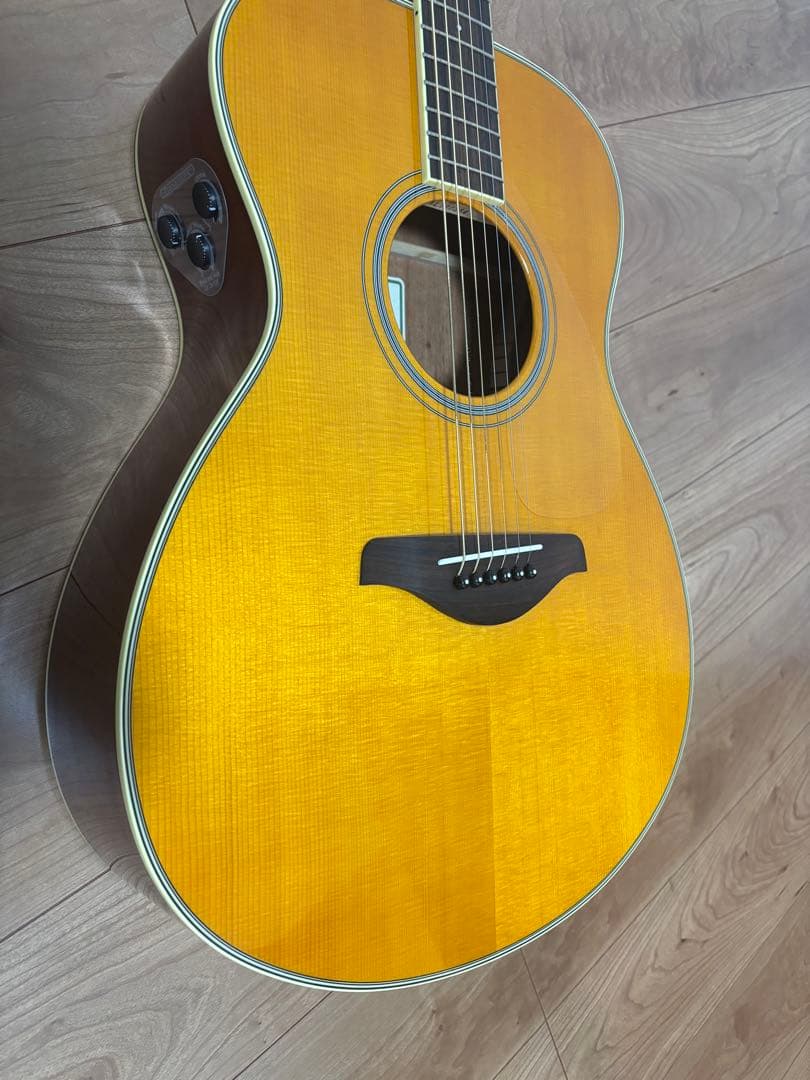ヤマハ　Yamaha FS-TA アコースティックギター トランス　美品　発送