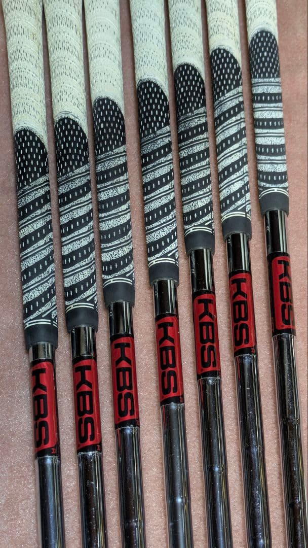 cobraグリップ付き　KBS TOUR90(R) 7本