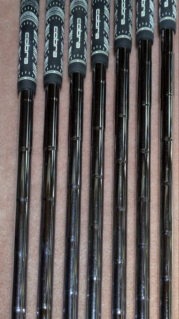 cobraグリップ付き　KBS TOUR90(R) 7本