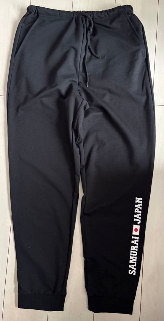 ラスト１点　新品　 Mサイズ　WBC 2026 侍ジャパン　上下セット　黒