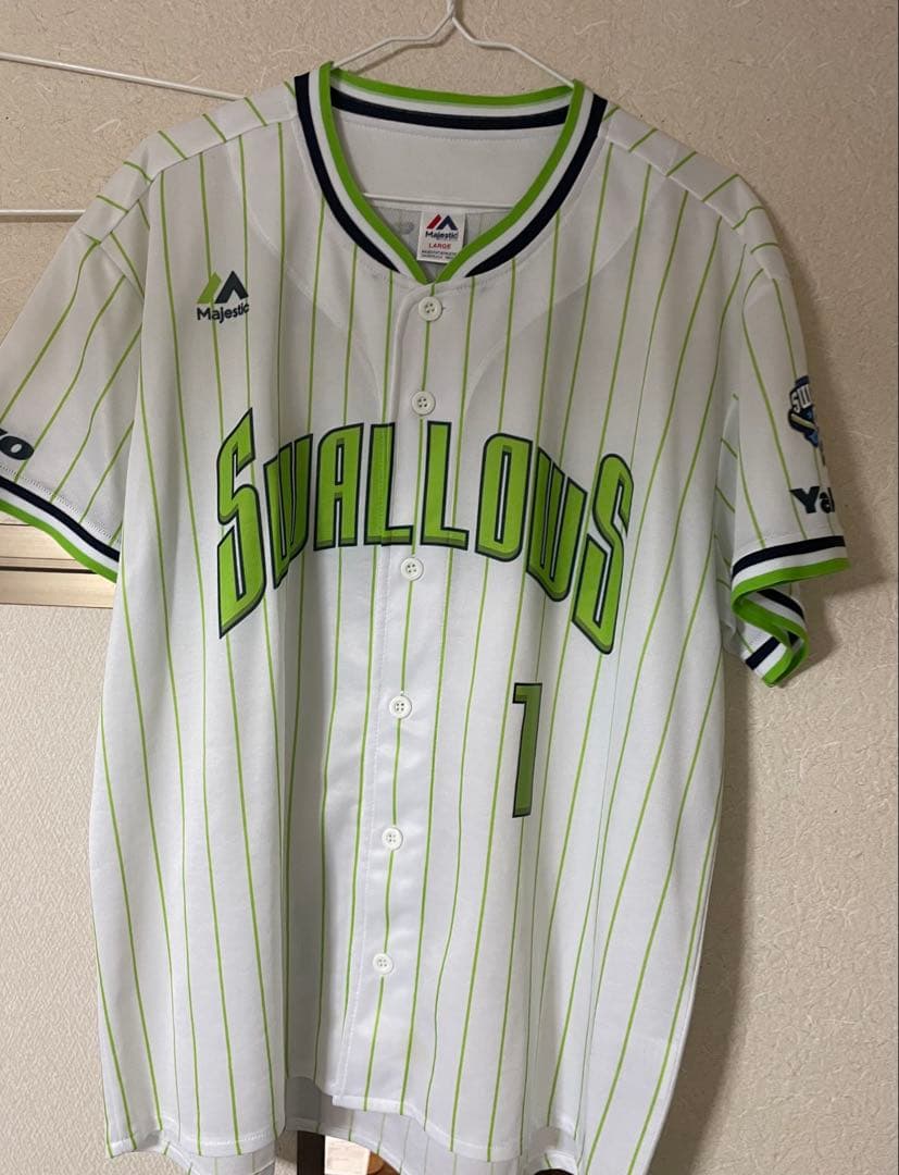 東京ヤクルトスワローズ　山田哲人選手　サイン入りユニフォーム