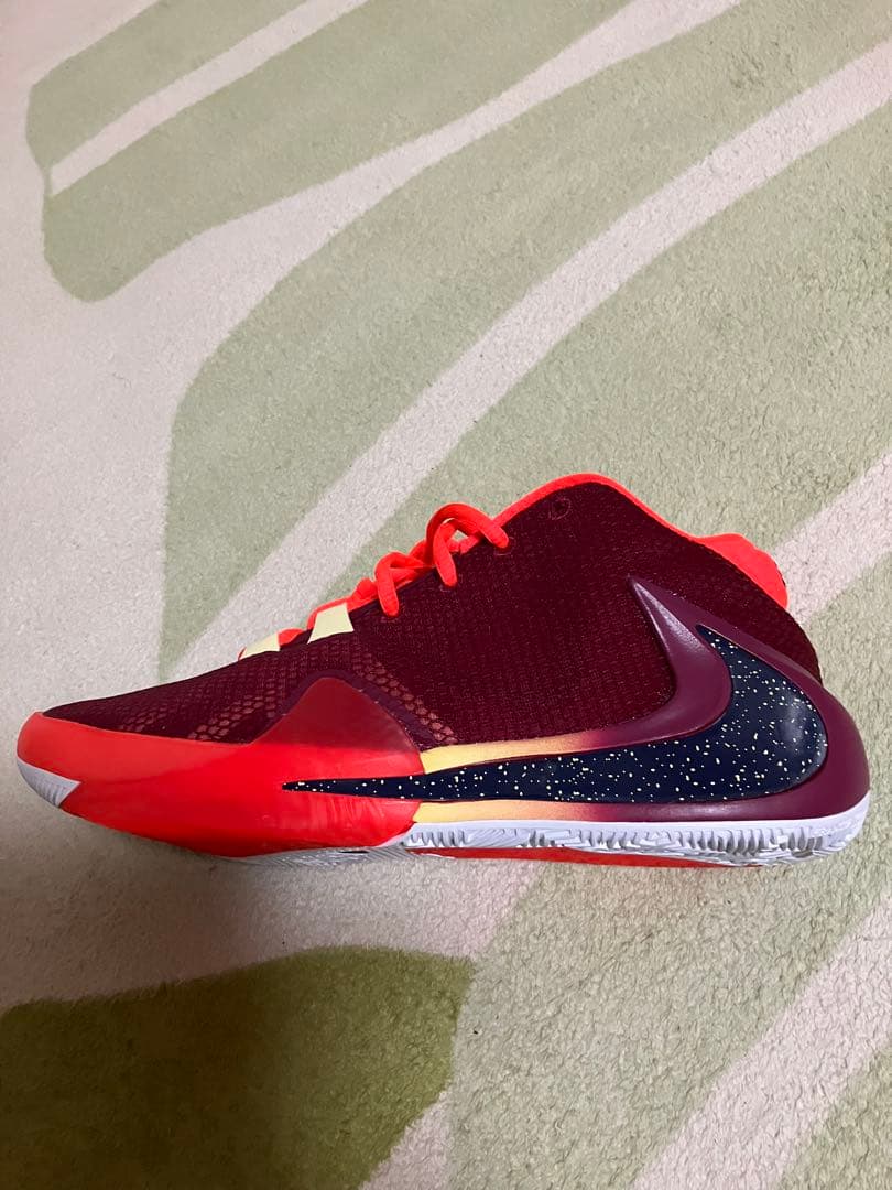 NIKE FREAK 1 バスケットボールシューズ レッド系 27㎝　新品