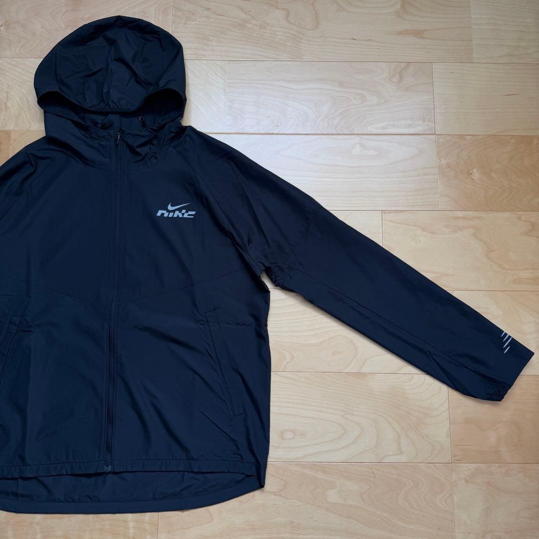 NIKEナイキ　ランニングジャケット　ウィンドブレーカー　黒　ブラック　L 新品