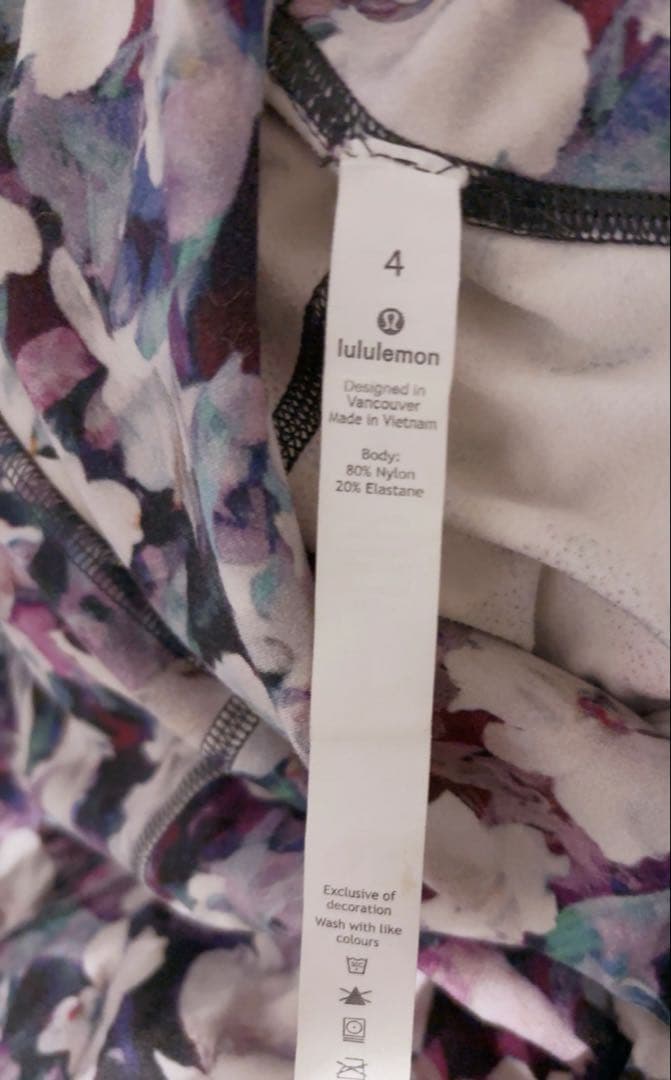 lululemon ルルレモン 7部丈 レギンススパッツ　花柄カラフル　サイズ4