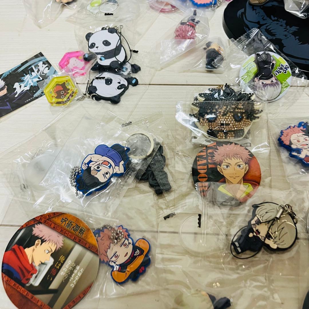 呪術廻戦 アクリルキーホルダー バッジ ラバーストラップ　フィギュア