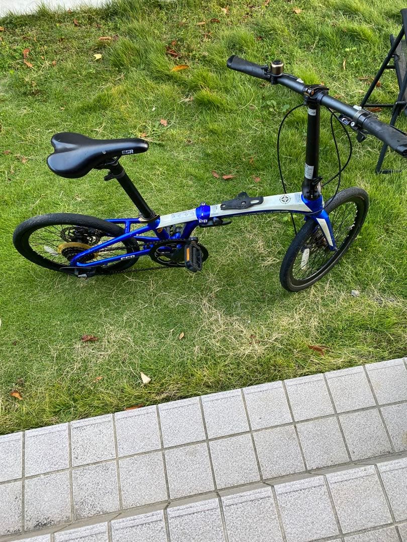 折りたたみ自転車 青と黒 アルミフレーム