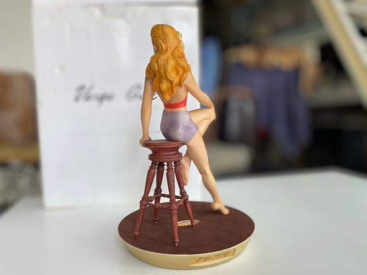 バーガ・ガール Varga Girl  世界限定品　ピンナップガール