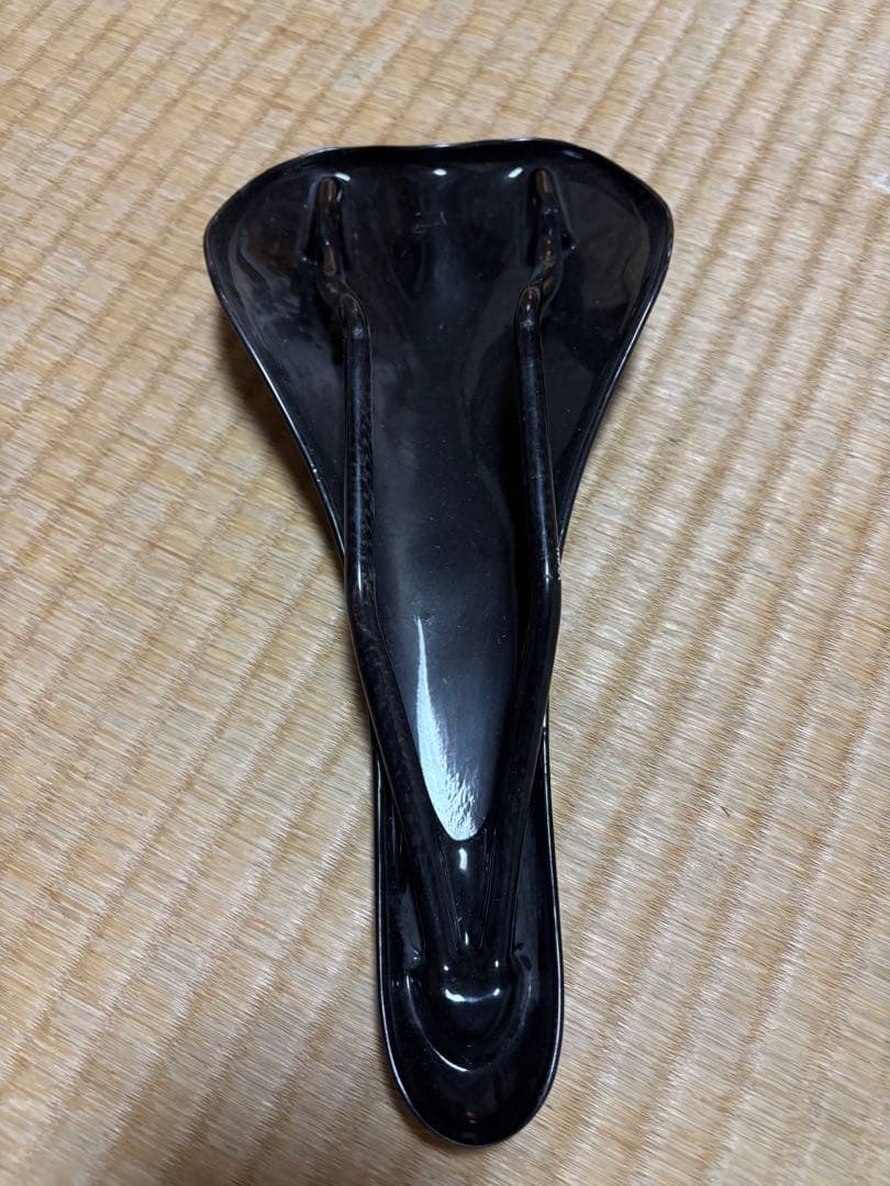 トライゴン カーボン サドル 黒 カーボンレール　重量95g