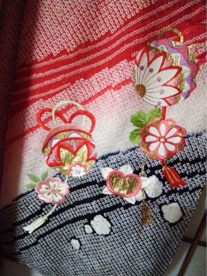 7歳向け・正絹・総絞り・刺繍入りのお着物