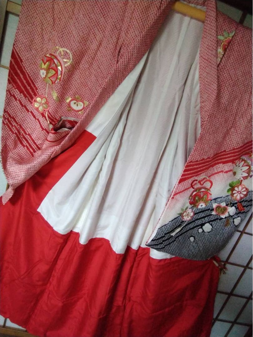 7歳向け・正絹・総絞り・刺繍入りのお着物