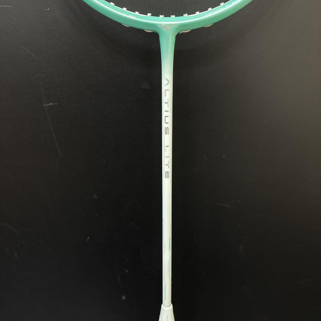 MIZUNO　ミズノ　ALTIUS　LITE　バトミントンラケット　ガット無し