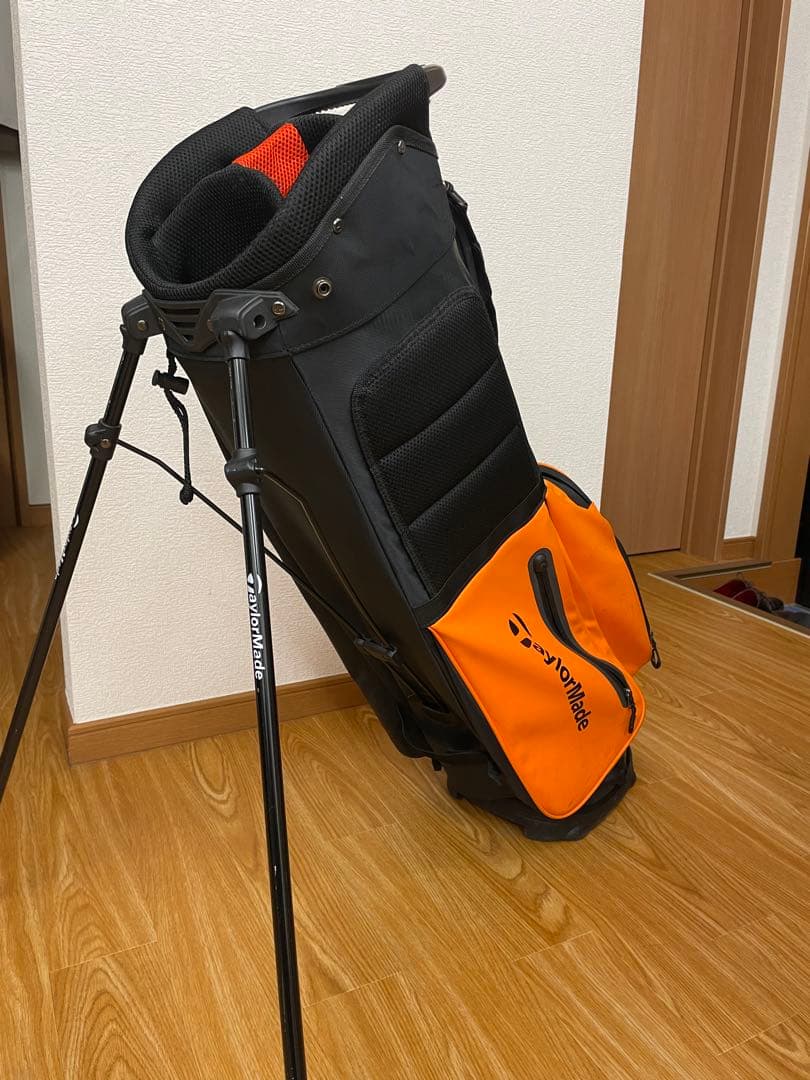 TaylorMade キャディバッグ スタンドバッグ　オレンジ/黒