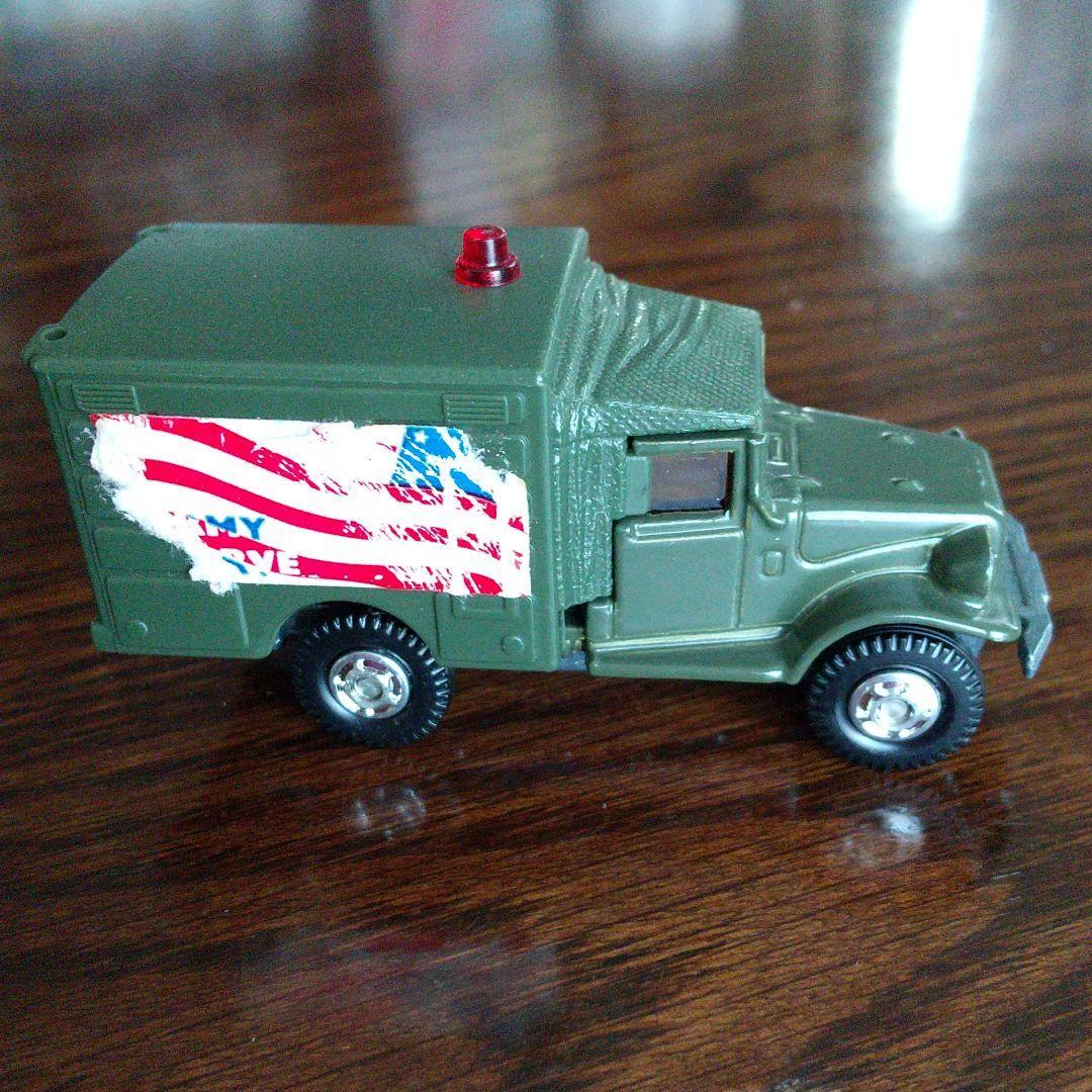トミカ 自衛隊 救急車