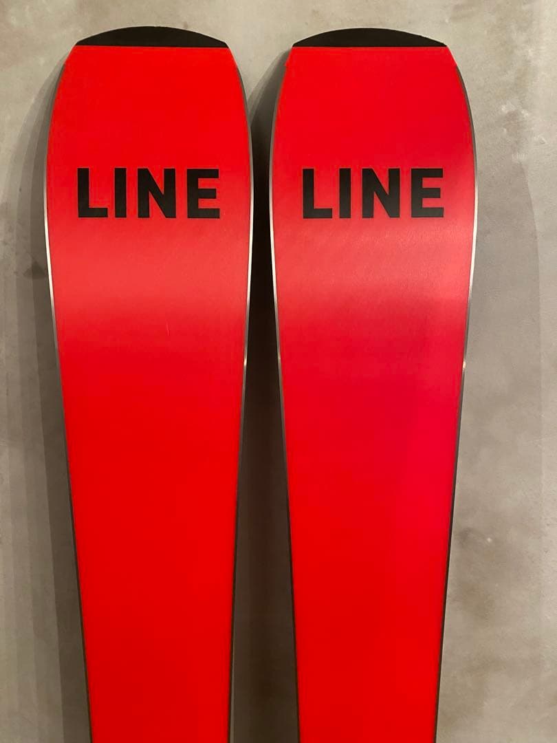 LINE BLADE スキー 板 黒/赤