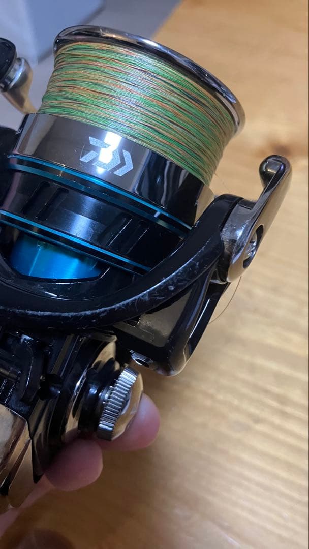 ダイワ スピニングリール エメラルダス2508PEスピニングリール　DAIWA