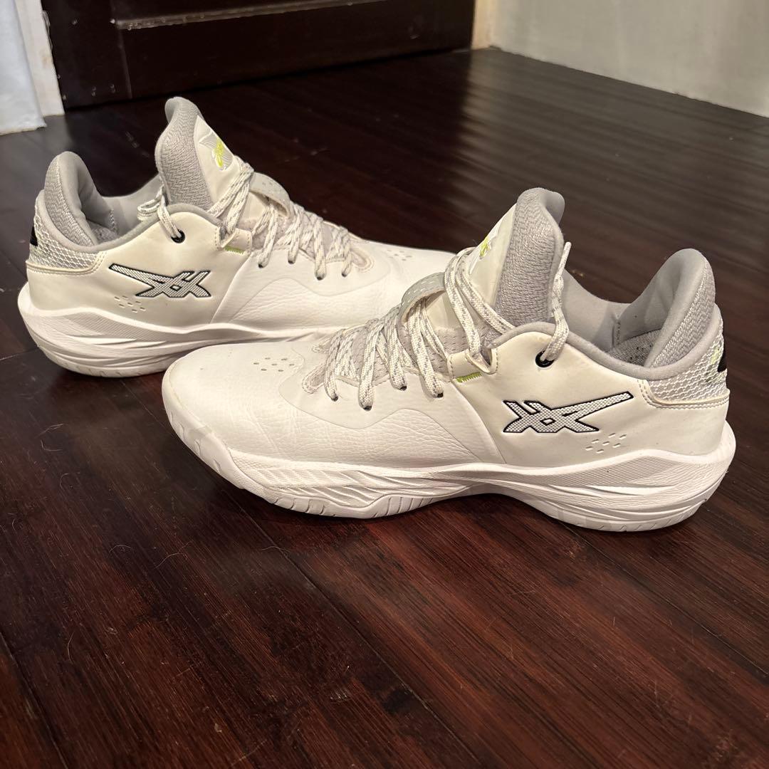 ASICS NOVA SURGE LOWバスケットシューズ ホワイト/グリーン