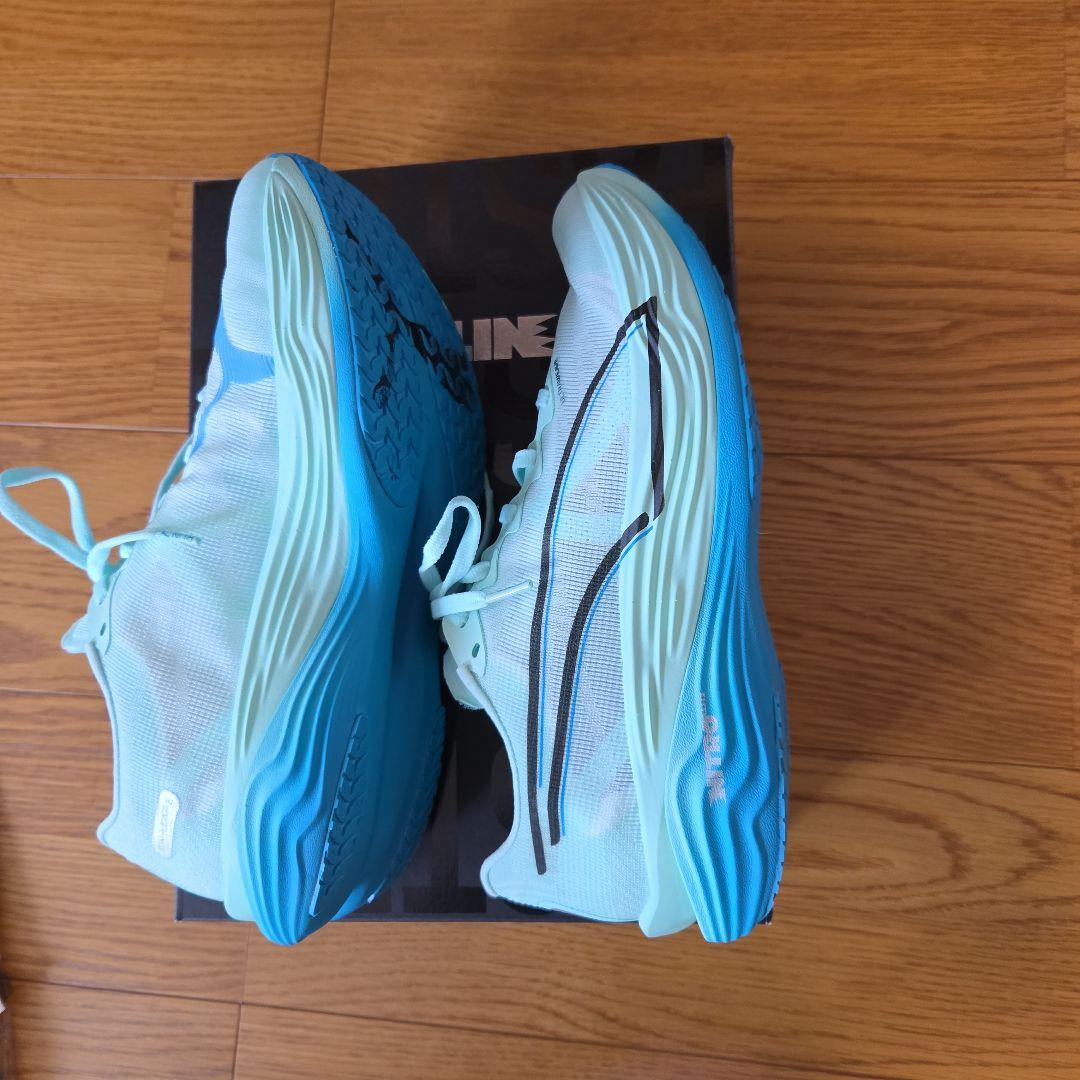 PUMAディヴィエイト ニトロ エリート3 ランニングシューズ (26.5cm)