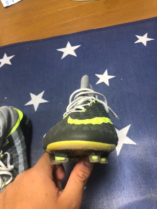 ナイキサッカースパイクハイパーヴェノム