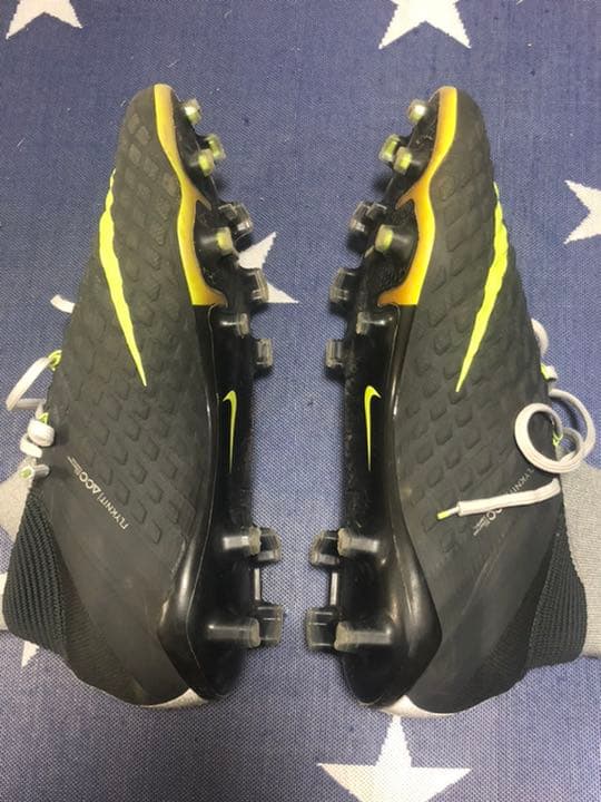 ナイキサッカースパイクハイパーヴェノム