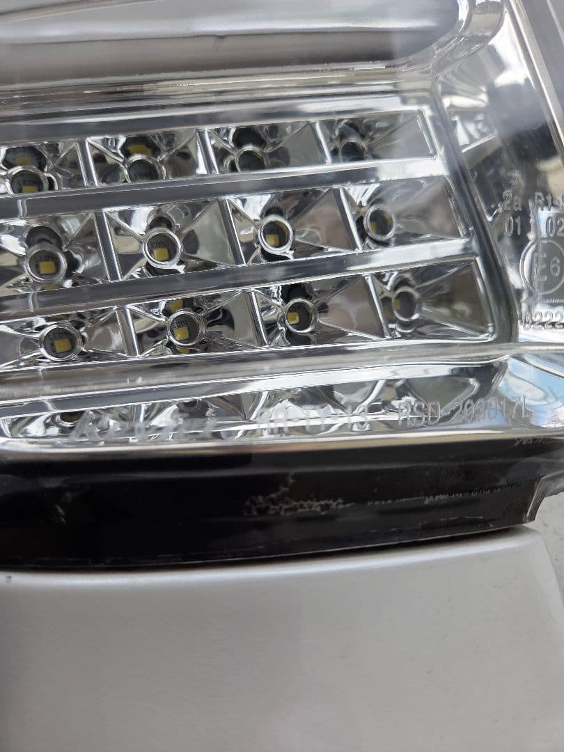 プリウスα REVIER(レヴィーア) LEDテールランプ 流星バージョン希少品