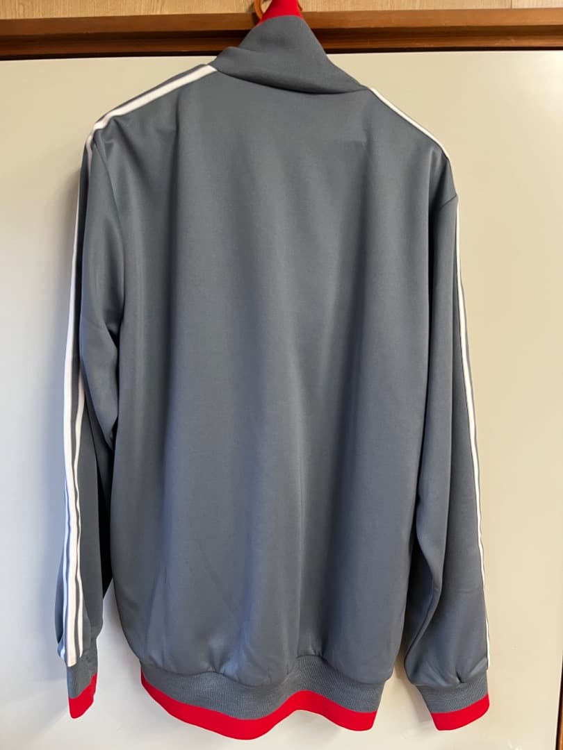 adidas リヴァプール トラックジャケット