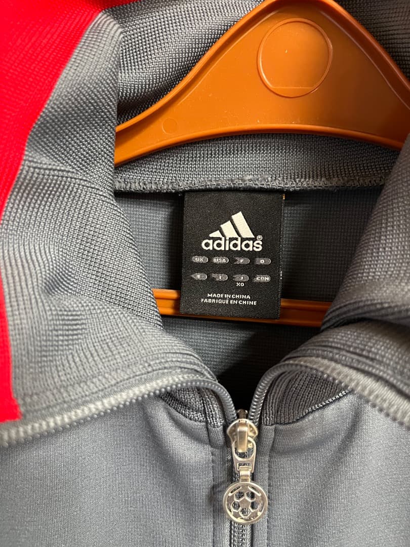 adidas リヴァプール トラックジャケット