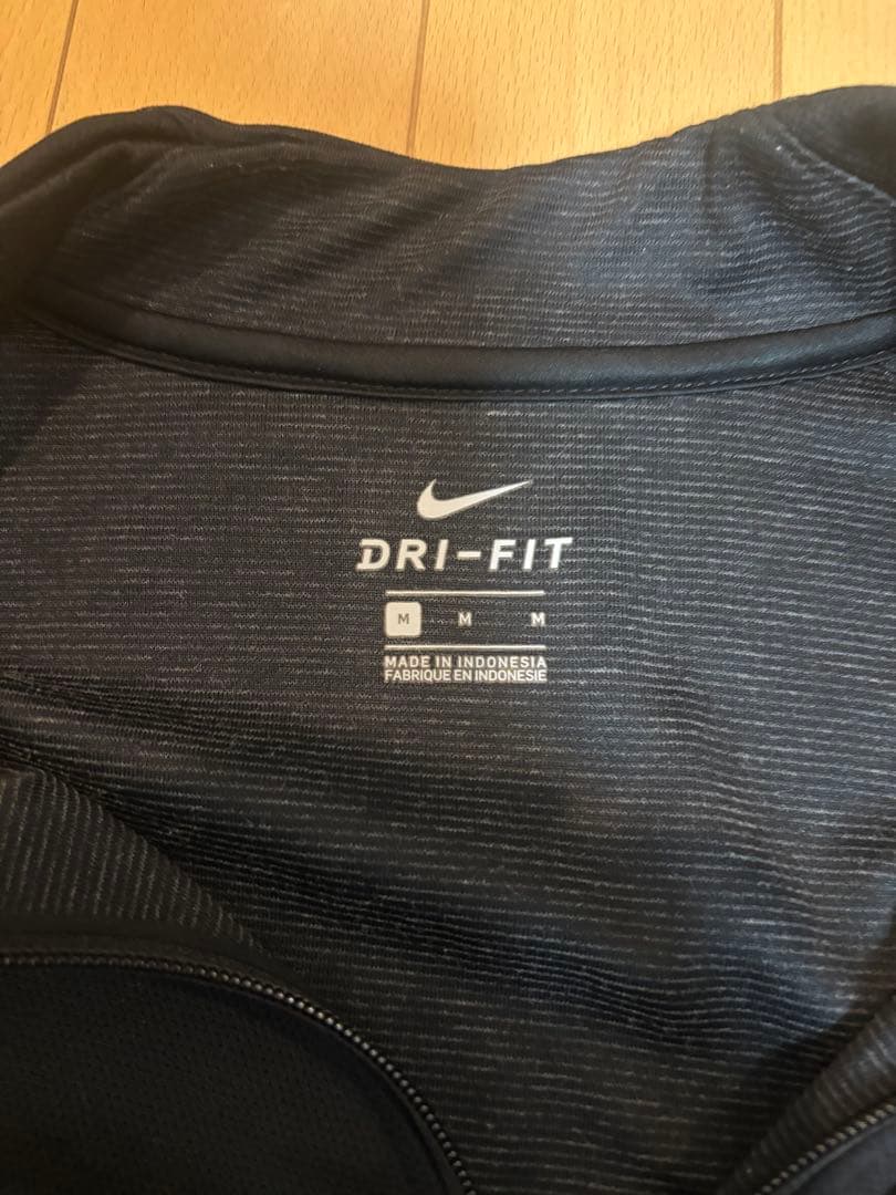 Nike ブラック ジャージ上下セット、サイズＭ、送料無料