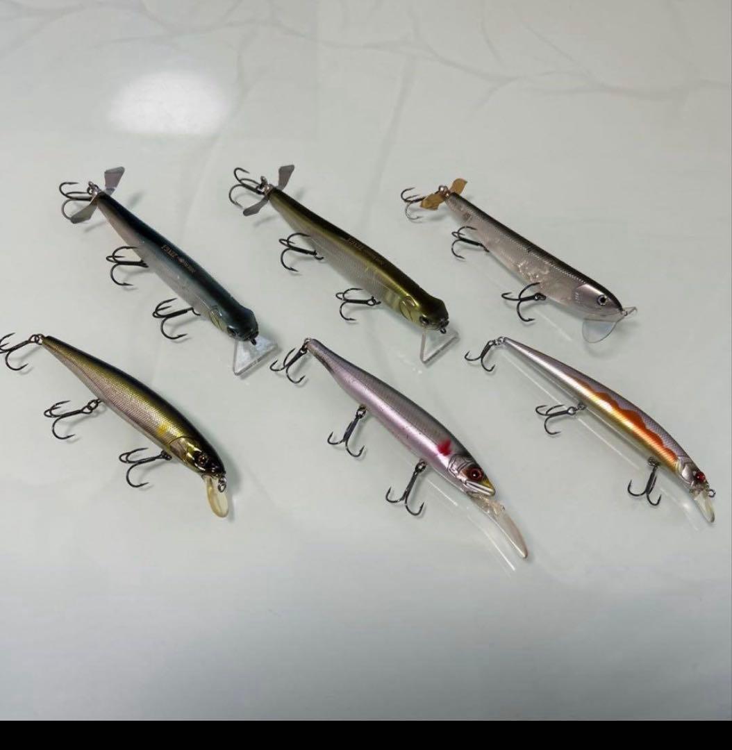 バス釣り引退セット　ワームルアーまとめ売り　スピナーベイト　リール　ヒップバッグ