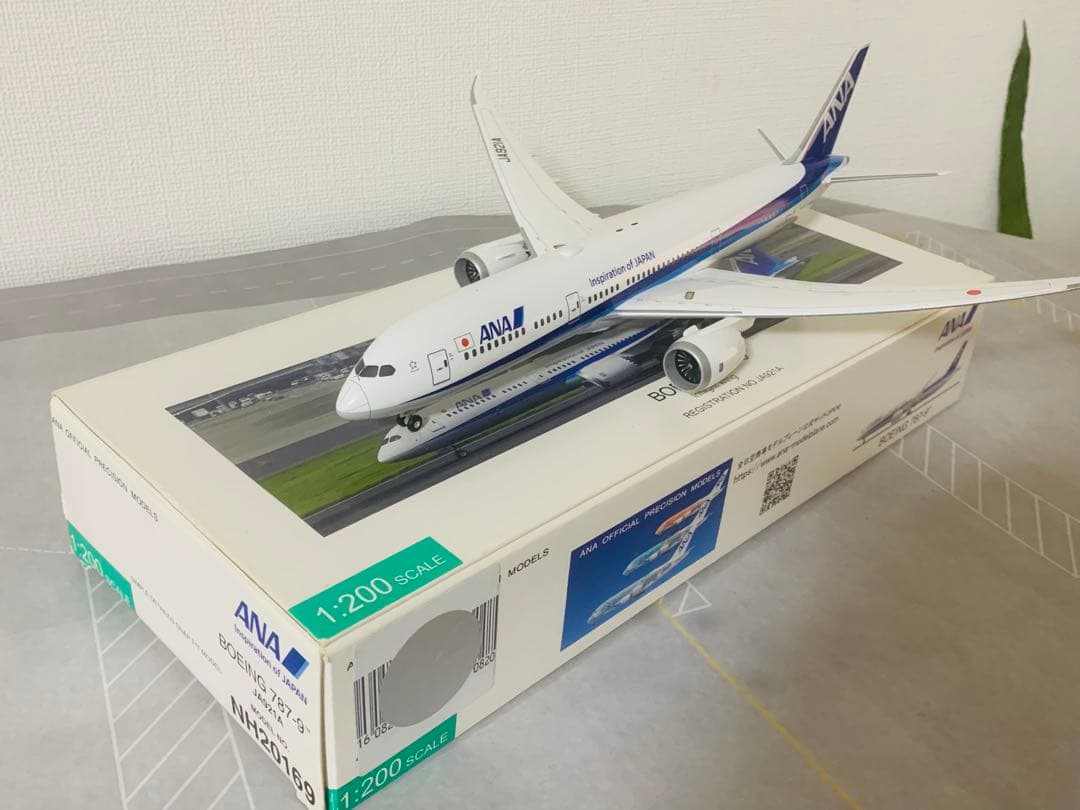 学生様に購入優先権があり‼️ＡＮＡ／Ｂ７８７－９プラスティック樹脂製完成品中古品