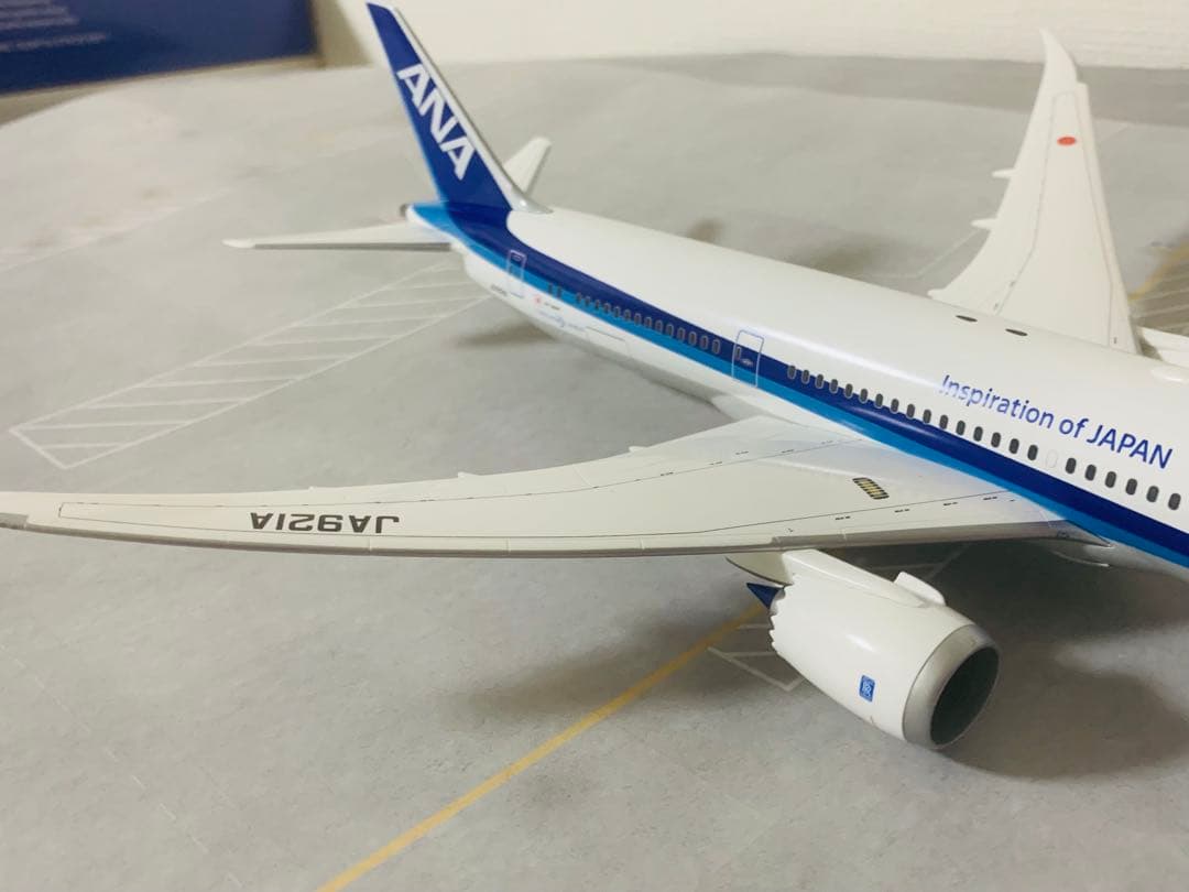 学生様に購入優先権があり‼️ＡＮＡ／Ｂ７８７－９プラスティック樹脂製完成品中古品
