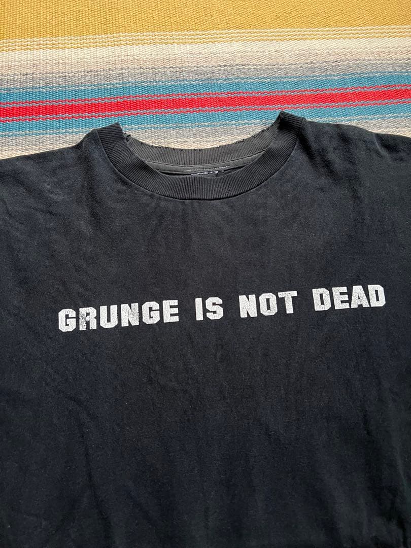ブランド不明 GRUNGE IS NOT DEAD Tシャツ 黒 NIRVANA