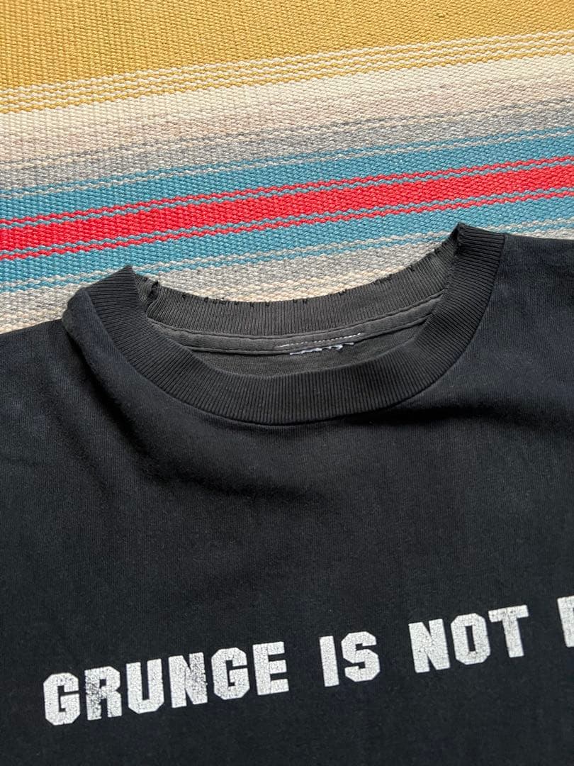 ブランド不明 GRUNGE IS NOT DEAD Tシャツ 黒 NIRVANA