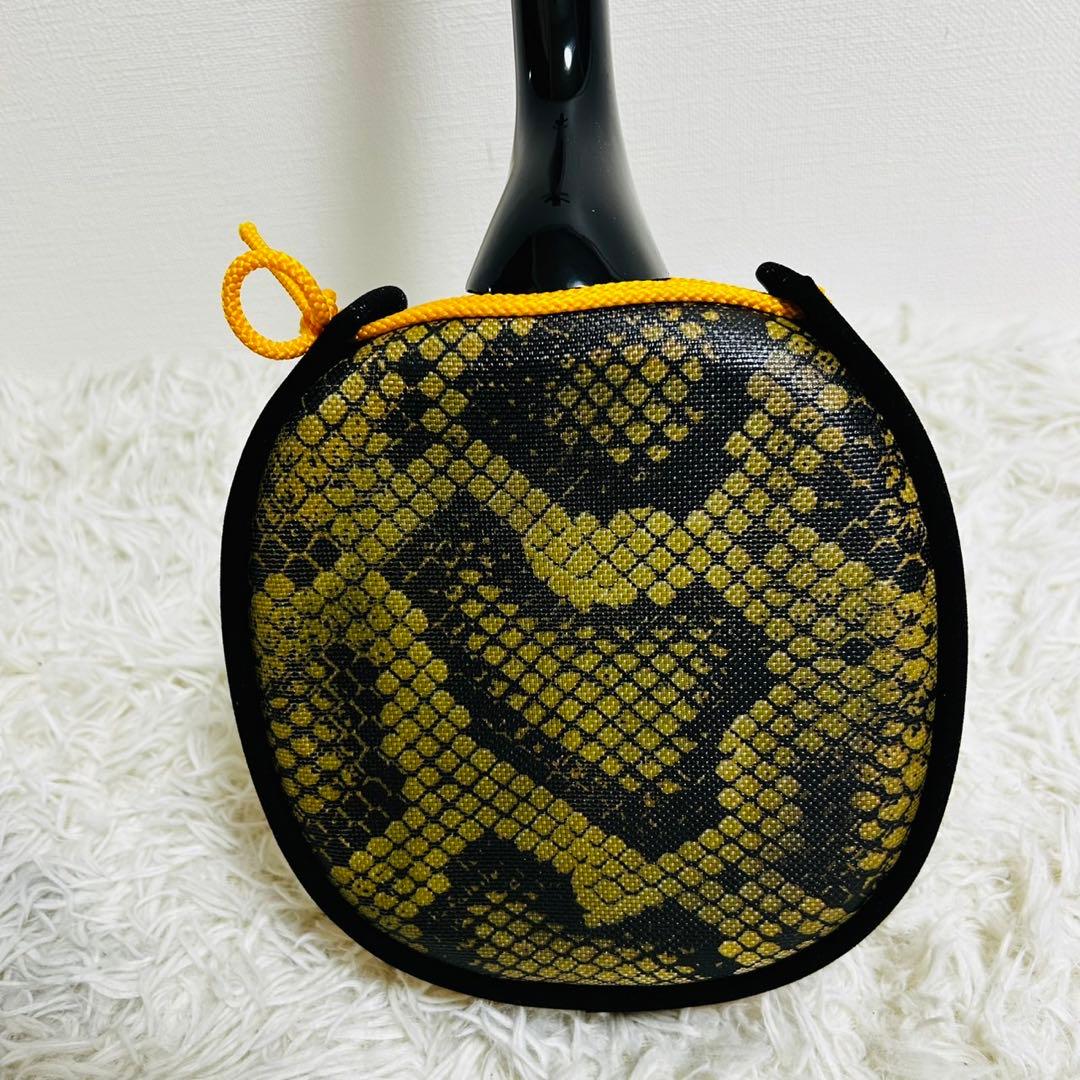 ★極美品★ 沖縄三線 蛇柄　人工革　三味線 胴巻き 和楽器 ミニチューナー付き