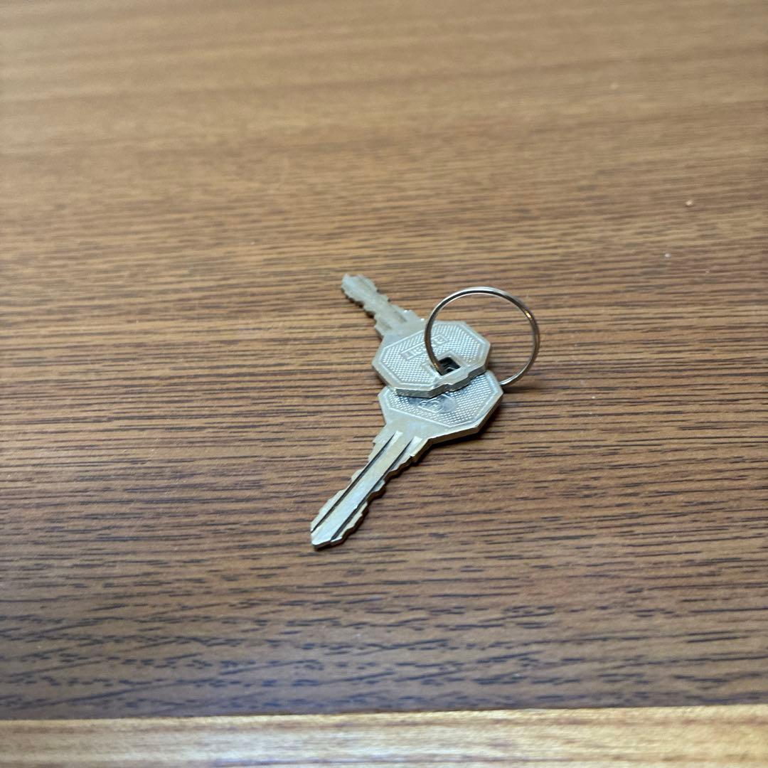 タンス　鍵付き