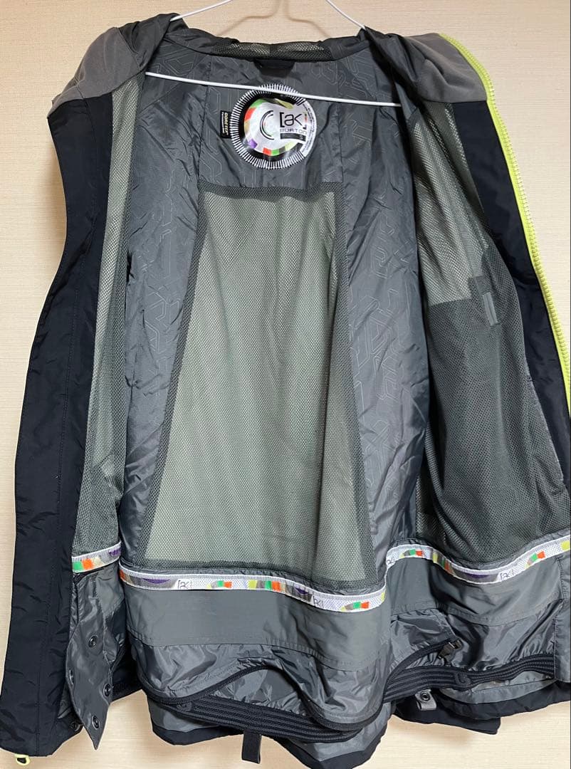 [ak] BURTON フード付きウェア　GORE-TEX
