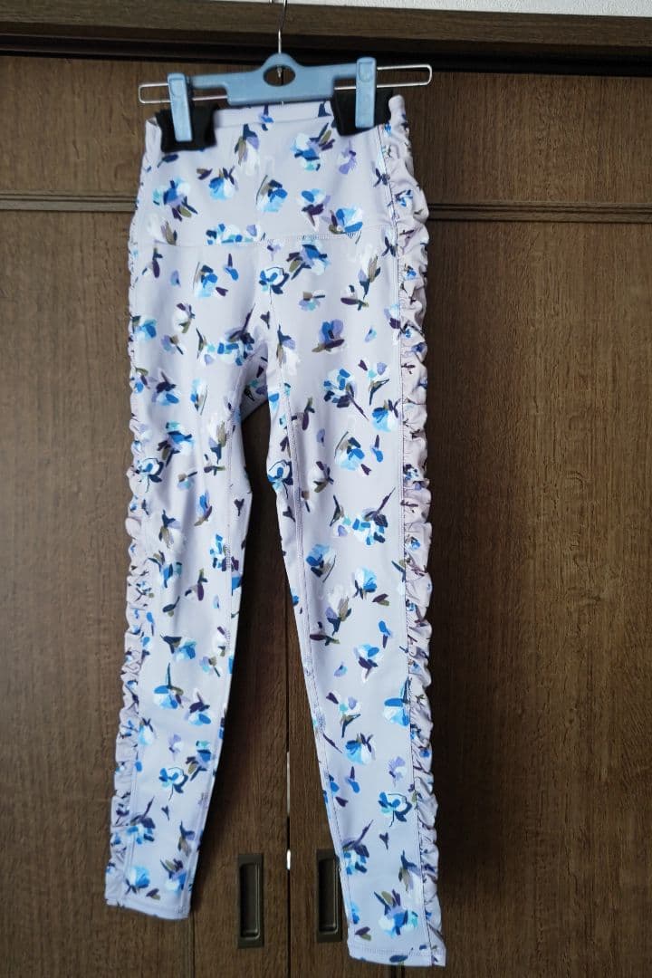 SUKALA ヨガ　レギンス　花柄　新品未使用品　Sサイズ　お値下げ可