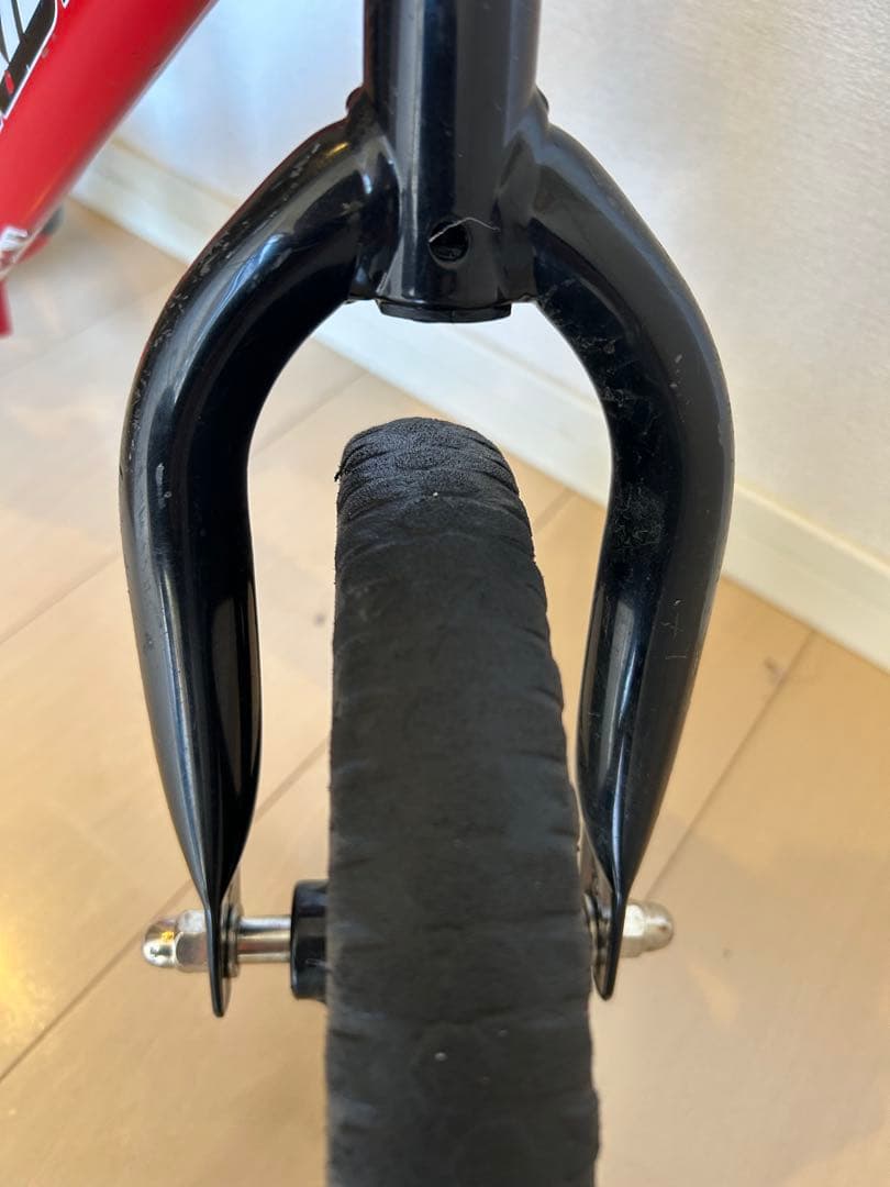 ヘルメット付き！　STRIDER 赤レッド 12インチ　スポーツタイプ
