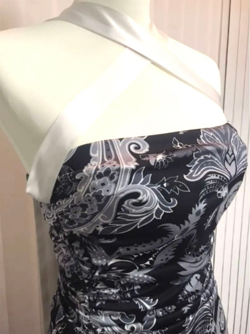 新品！女性らしいボディーラインがしっかりでるロングドレス　リボン紐でアレンジを！