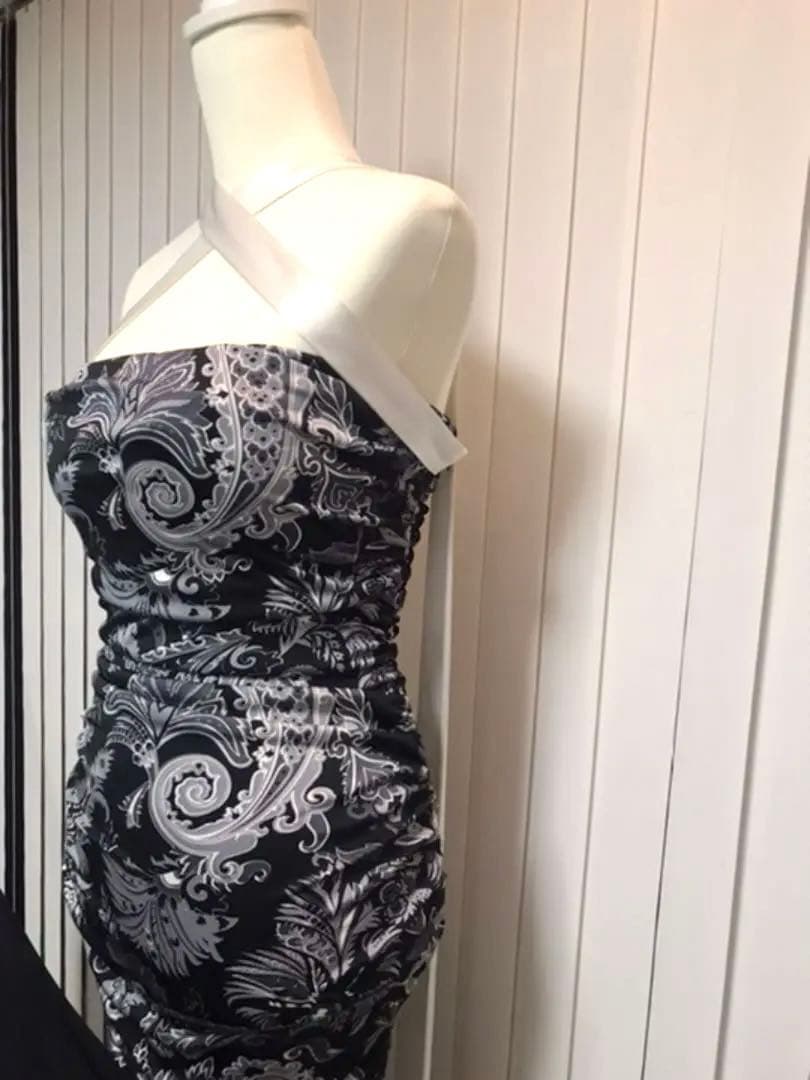 新品！女性らしいボディーラインがしっかりでるロングドレス　リボン紐でアレンジを！
