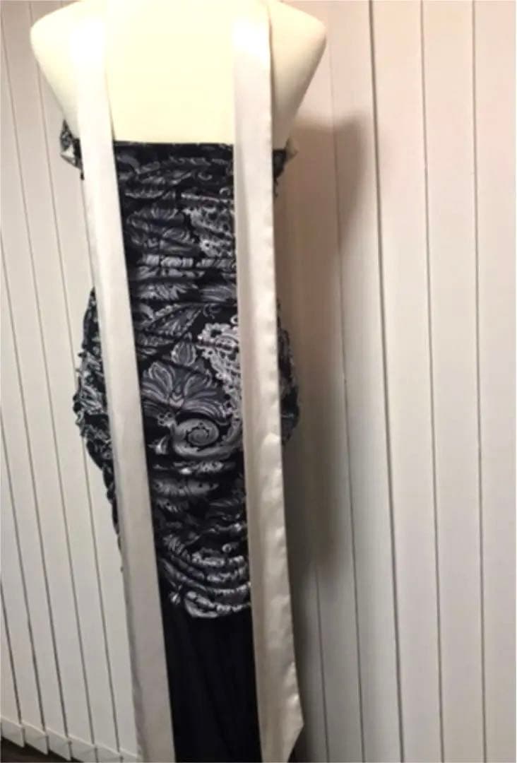 新品！女性らしいボディーラインがしっかりでるロングドレス　リボン紐でアレンジを！