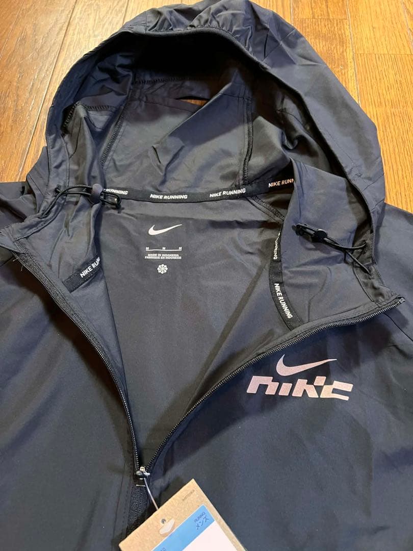 新品未使用　Nike ウィンドブレーカー ブラック Mサイス