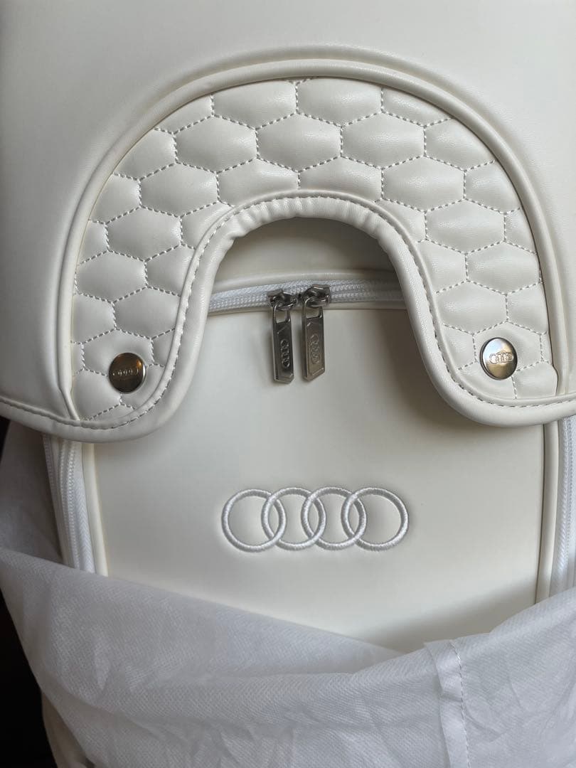 Audi 正規品　キャディバック　ホワイト 新品未使用　アウディ